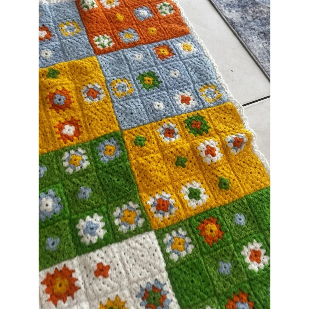 Vintage Handmade Crochet Granny Squares Afghan Blanket Lap Throw Mod Retro 70s